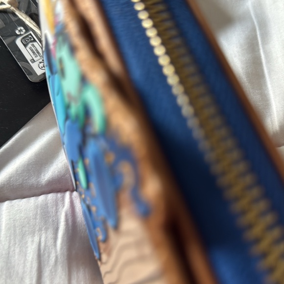 Disney Stitch character wallet - Picture 7 of 11